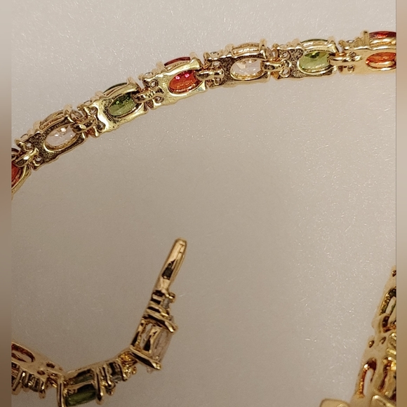 NWOT Gold and crystal bracelet - Picture 3 of 3